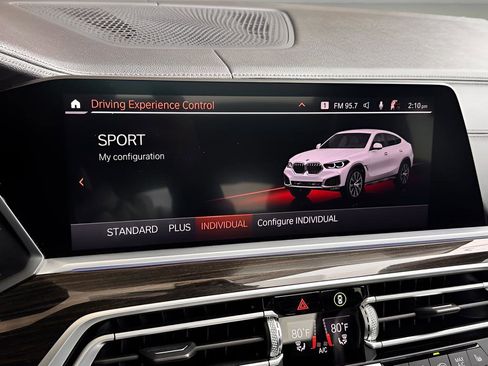 Used 2021 BMW X6 sDrive40i w/ Premium Package image 11