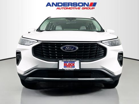 New 2025 Ford Escape SE w/ Class II Trailer Tow Package image 14