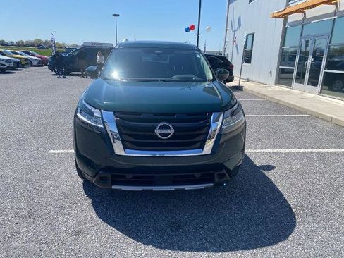 Used 2024 Nissan Pathfinder Platinum w/ Cargo Package AWD/4WD image 3