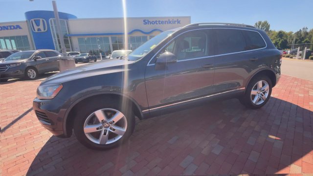 Used 2014 Volkswagen Touareg VR6 AWD/4WD image 6