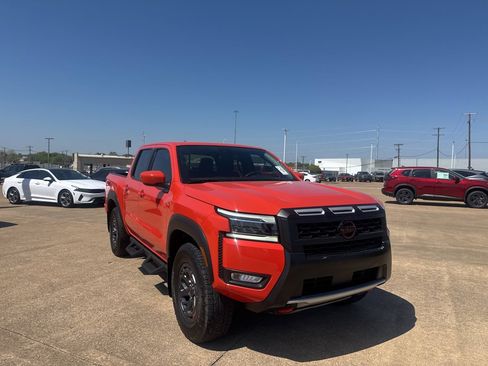 Certified 2025 Nissan Frontier PRO-4X image 1