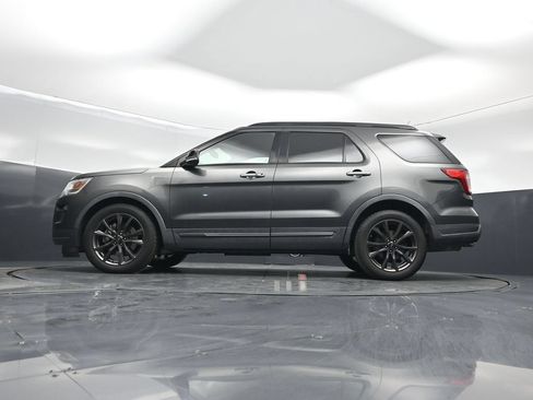 Used 2018 Ford Explorer XLT w/ Equipment Group 202A FWD image 50