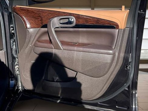 Used 2017 Buick Enclave Premium image 24