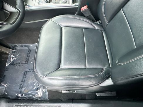 Used 2020 Ford Explorer XLT w/ Equipment Group 202A image 18