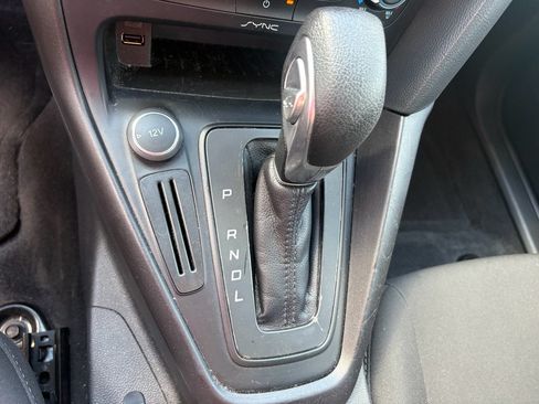 Used 2017 Ford Focus SE FWD image 21