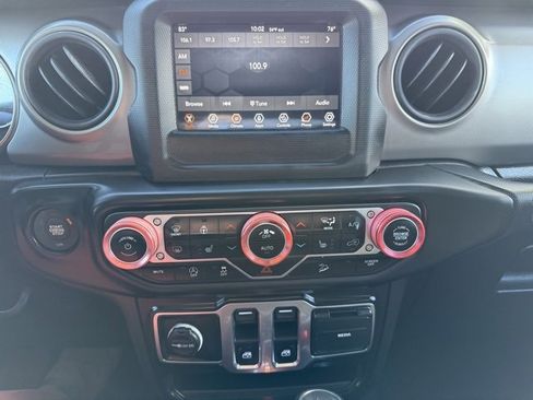 Used 2021 Jeep Wrangler Sport S image 19