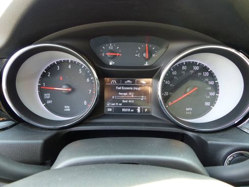 Used 2019 Buick Regal Preferred w/ Driver Confidence Package I FWD image 27