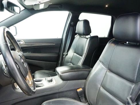 Used 2017 Jeep Grand Cherokee Limited w/ Trailer Tow Group IV image 28