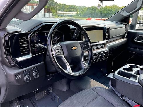Used 2024 Chevrolet Silverado 2500 LT AWD/4WD image 19