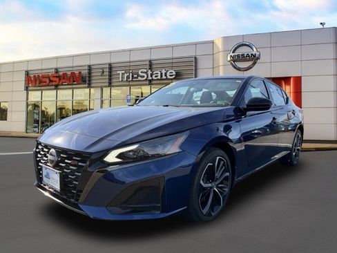 Certified 2023 Nissan Altima 2.5 SR image 2