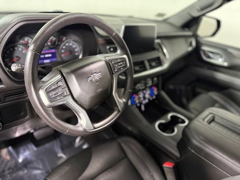 Used 2021 Chevrolet Tahoe Z71 w/ Luxury Package AWD/4WD image 20