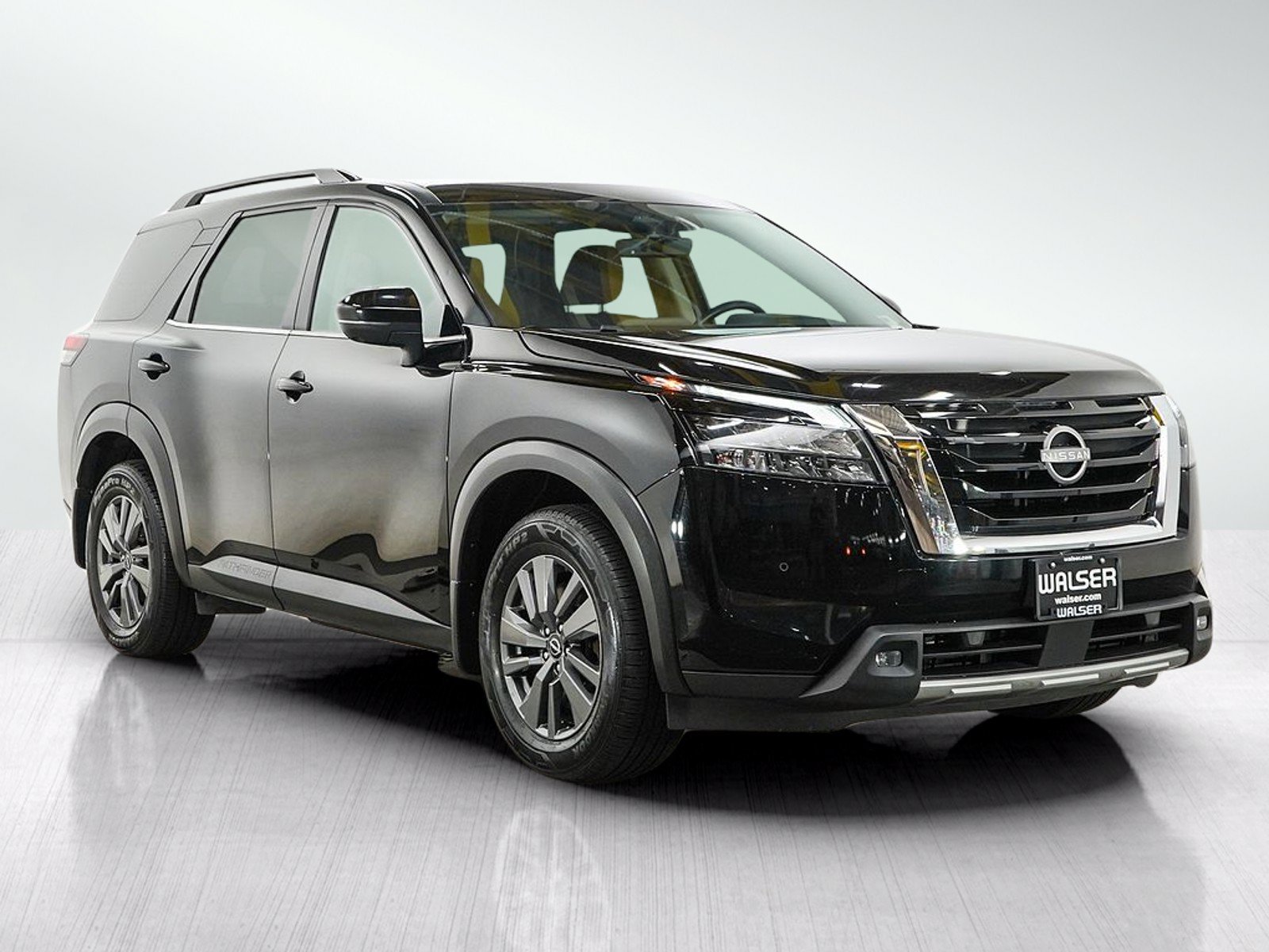 Used 2023 Nissan Pathfinder SV AWD/4WD image 7