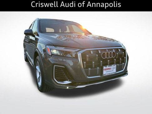 Used 2025 Audi Q7 3.0T Premium w/ Convenience Package image 9