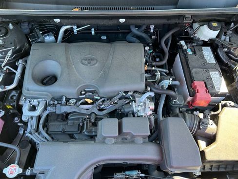 Used 2024 Toyota RAV4 XLE w/ Convenience Package FWD image 11