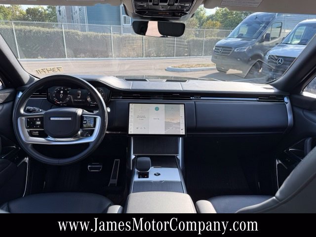 Used 2025 Land Rover Range Rover Long Wheelbase SE AWD/4WD image 10