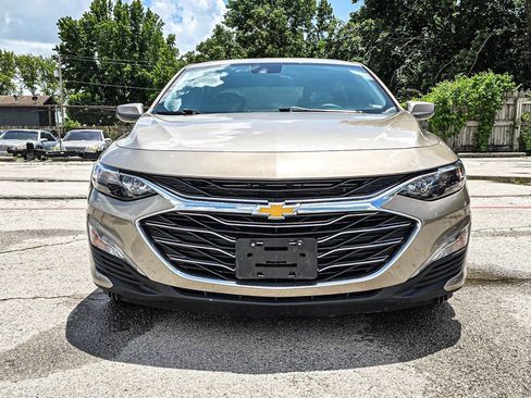 Used 2024 Chevrolet Malibu LT FWD image 2