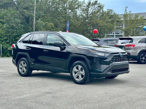Used 2022 Toyota RAV4 LE AWD/4WD image 16