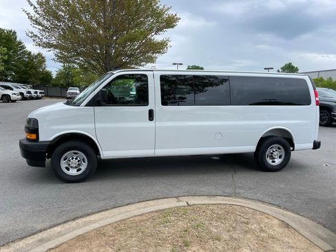 New 2026 Chevrolet Express 3500 LS RWD image 4