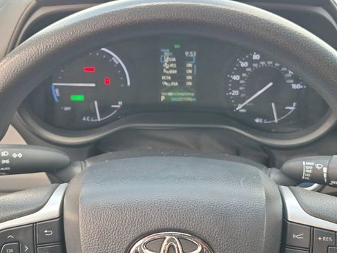 Used 2021 Toyota Sienna LE FWD image 28