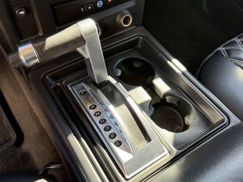 Used 2005 HUMMER H2 w/ Preferred Equipment Group image 23