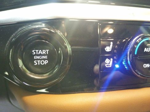 Used 2026 Nissan Pathfinder Platinum w/ Cargo Package image 20