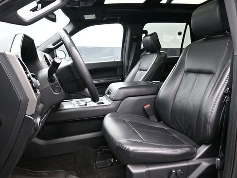 Used 2020 Ford Expedition XLT w/ Equipment Group 202A image 12