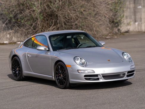 Used 2005 Porsche 911 Carrera S image 24