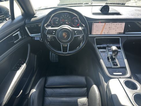 Used 2018 Porsche Panamera 4 image 16