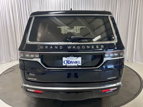 Used 2023 Jeep Grand Wagoneer Series III AWD/4WD image 31