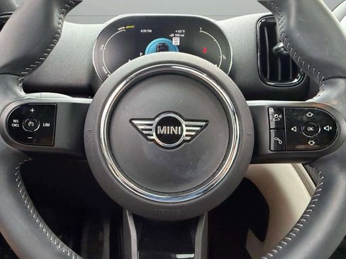 Used 2023 MINI Cooper Countryman SE w/ Storage Package image 33