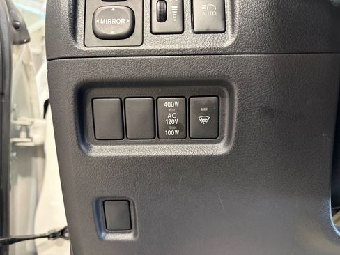 Used 2022 Toyota 4Runner SR5 Premium w/ Moonroof Package AWD/4WD image 18