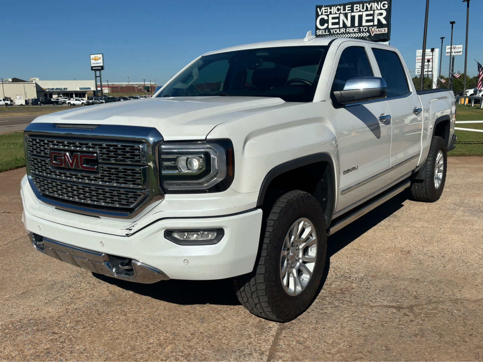 Used 2018 GMC Sierra 1500 Denali w/ Denali Ultimate Package AWD/4WD image 3