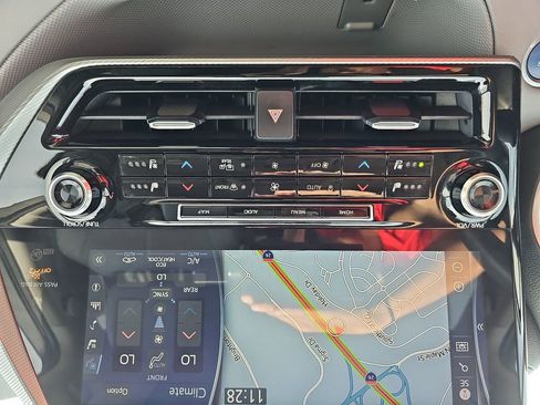 Used 2021 Toyota Highlander Platinum image 29