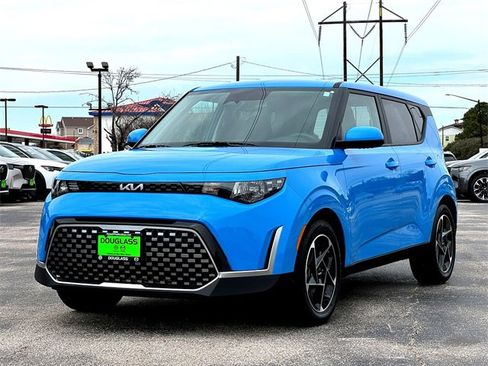 Used 2025 Kia Soul EX image 4