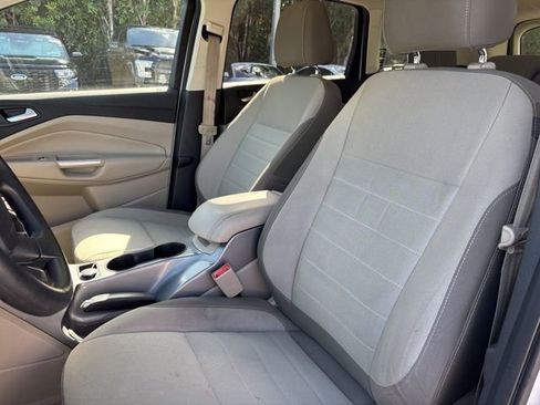 Used 2016 Ford Escape SE image 6