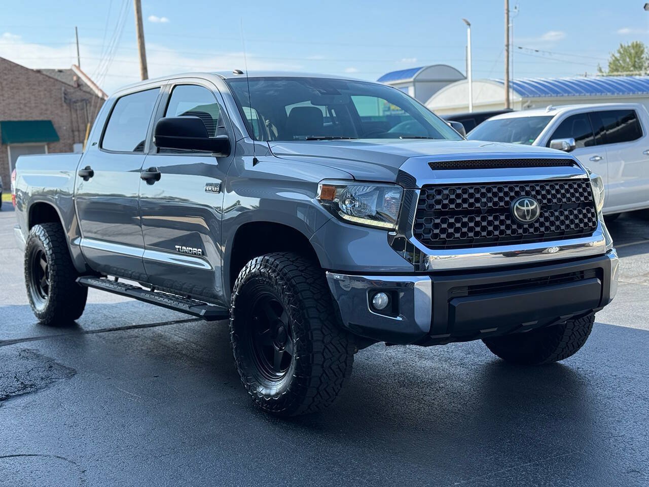 Used 2019 Toyota Tundra SR5 w/ SR5 Upgrade Package AWD/4WD image 3