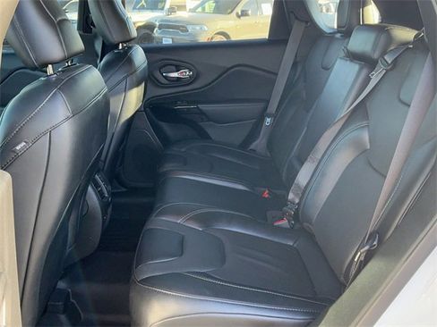 Used 2023 Jeep Cherokee Altitude Lux image 14