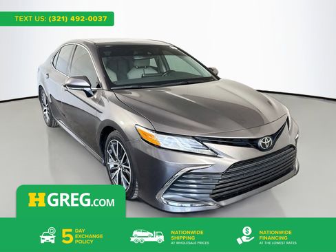 Used 2024 Toyota Camry XLE FWD image 1