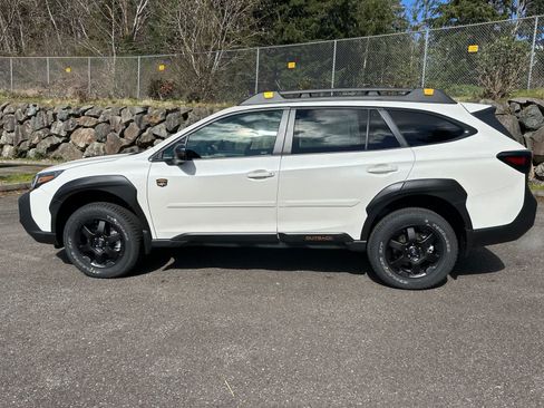 Used 2025 Subaru Outback Wilderness AWD/4WD image 2