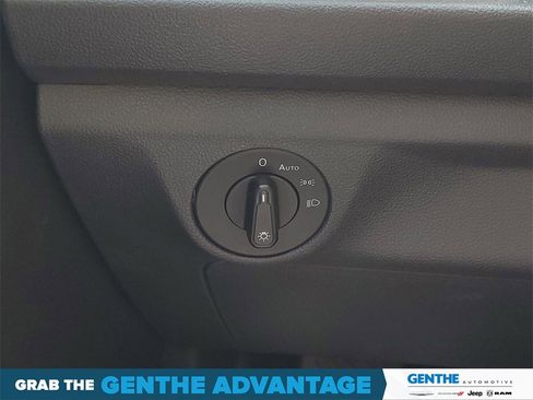 Used 2020 Volkswagen Jetta SE image 14