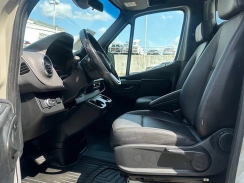 Used 2023 Mercedes-Benz Sprinter 2500 image 11