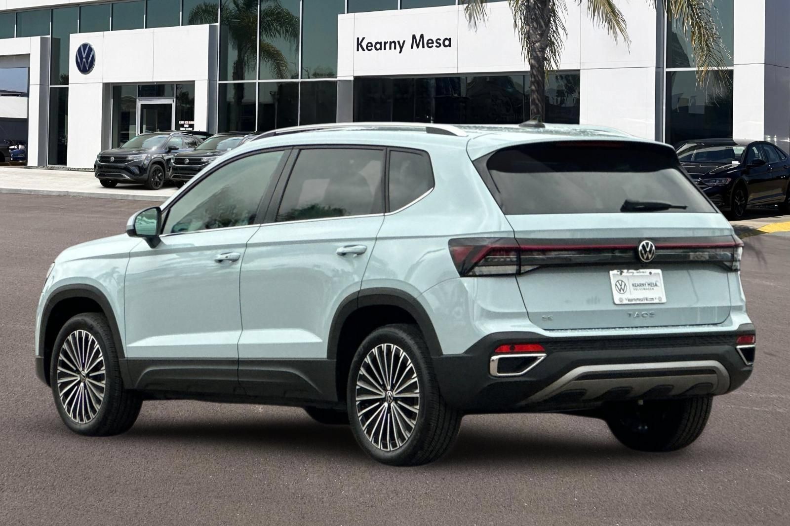 Used 2025 Volkswagen Taos SE FWD image 6
