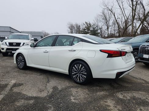 Certified 2023 Nissan Altima 2.5 SV image 5