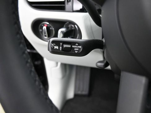 New 2026 Porsche Macan image 14