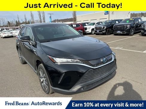Used 2021 Toyota Venza LE image 1