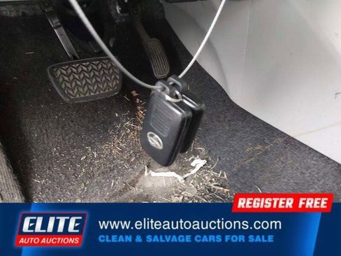 Used 2015 Toyota Prius Two FWD image 22