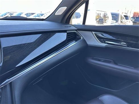 Used 2020 Cadillac XT6 Premium Luxury image 35