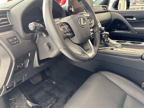 Certified 2025 Lexus LX 600 4WD w/ Appearance Package image 19