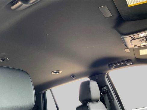 Used 2025 GMC Yukon Denali AWD/4WD image 14