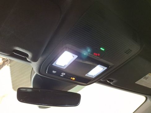 Used 2021 Volkswagen ID.4 Pro RWD image 23